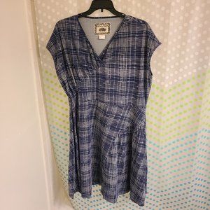 Effie's Heart Cross Neck Dress Gray Stripes Size 4x Blue